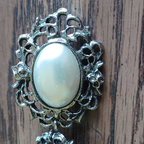 VTG shoe clips, Metal & Faux Pearl, Approx 2"×1.5" - Picture 3 of 3